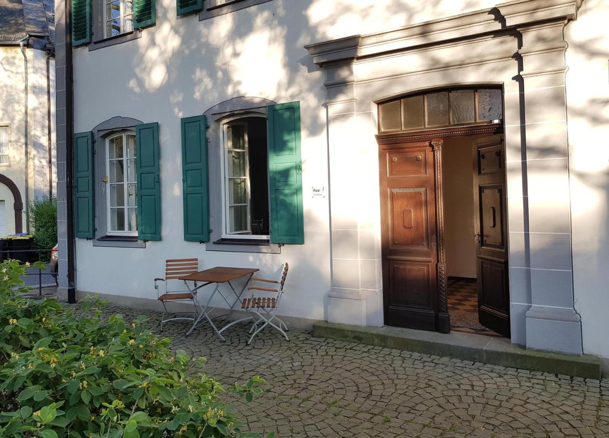 Ehem. Sommerresidenz Von Fuerst Friedrich Iii. App.1 Und App.2 Kirn Luaran gambar