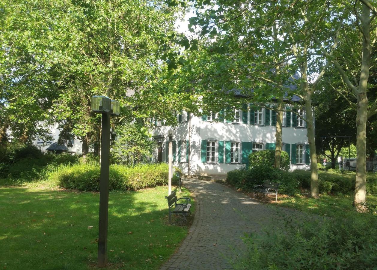 Ehem. Sommerresidenz Von Fuerst Friedrich Iii. App.1 Und App.2 Kirn Luaran gambar